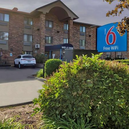 Motel 6-Milwaukee, Wi - Glendale Exterior photo